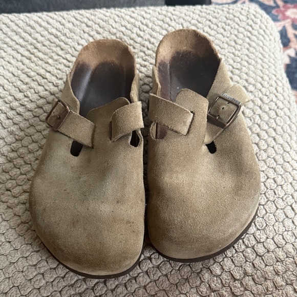 Birkenstock Shoes - Tan suede Boston Birkenstocks